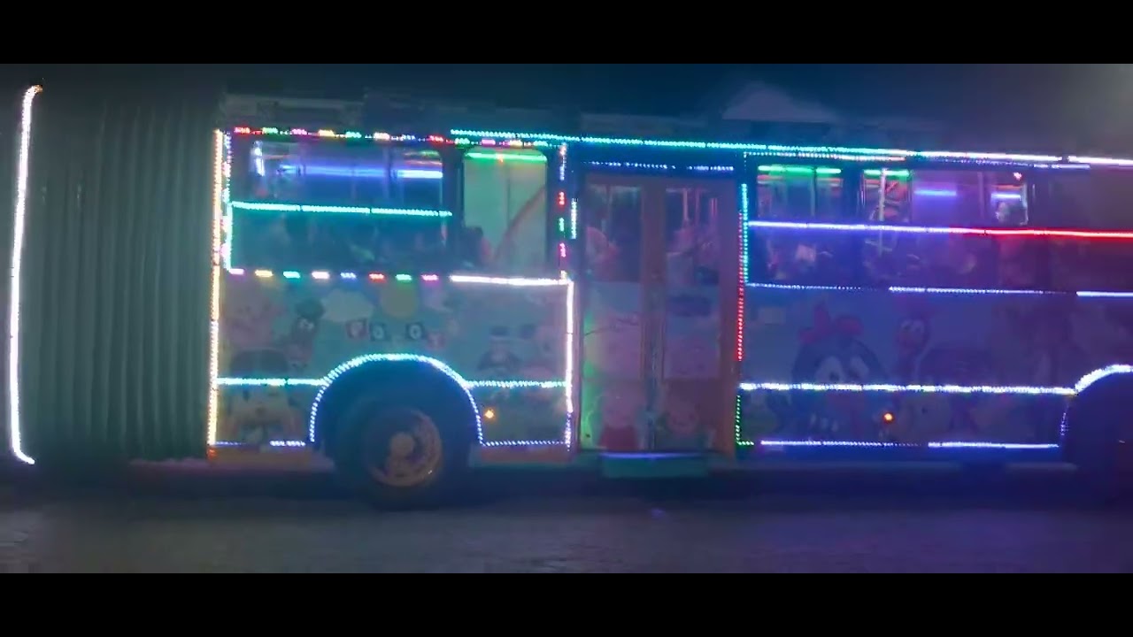 Neobus Mega 2006 Articulado Balada da Alegria Iluminado Passando Em Canguaretama/RN