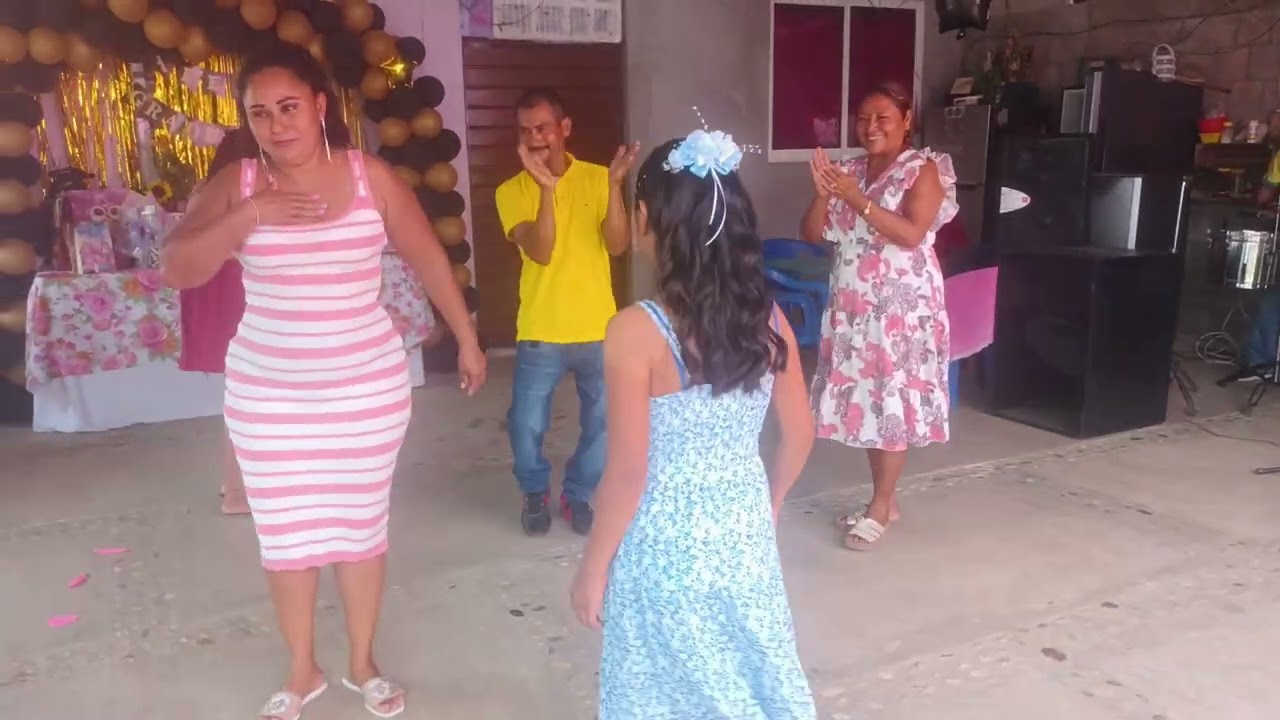 Excelente presentación tuvimos en Metlapil Guerrero graduación de las gemelas 😎