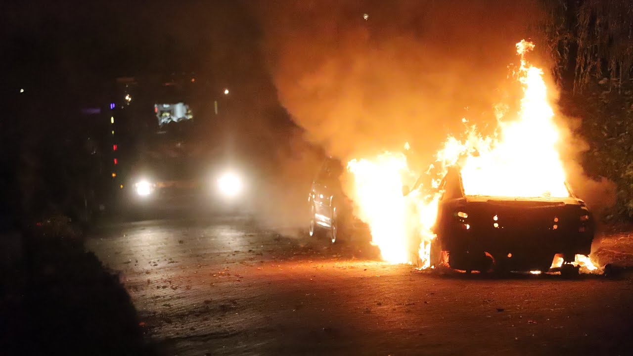 Auto in brand aan de Fuikenweide in Veenendaal 