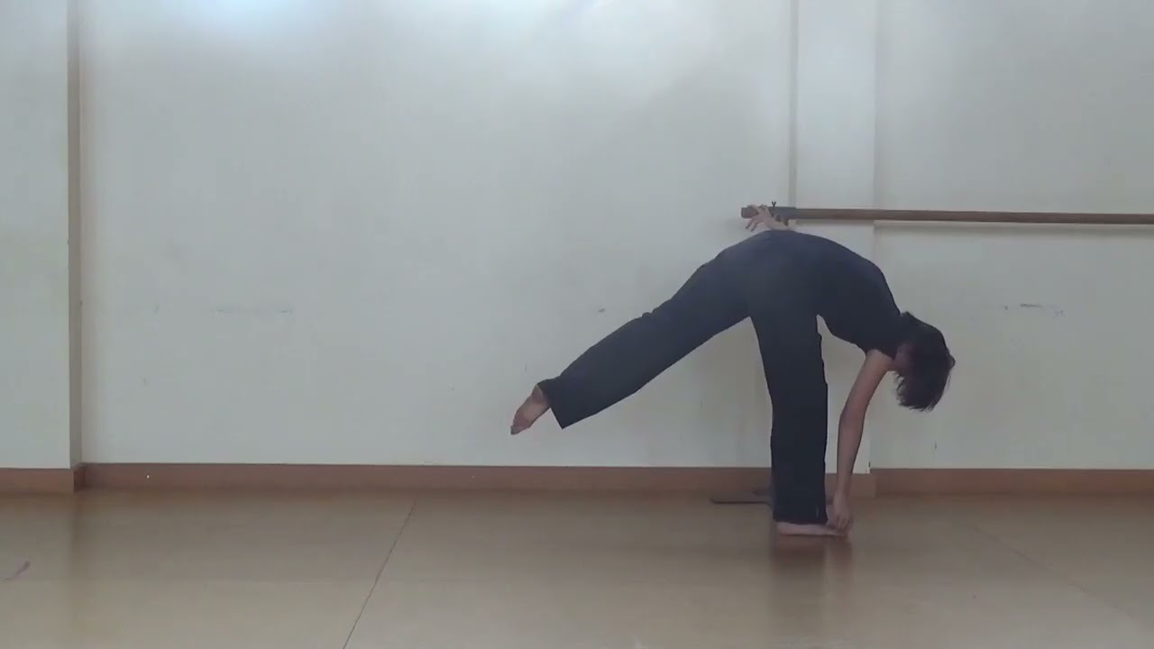 Àngel, performance per l'exposició de El terra és lava