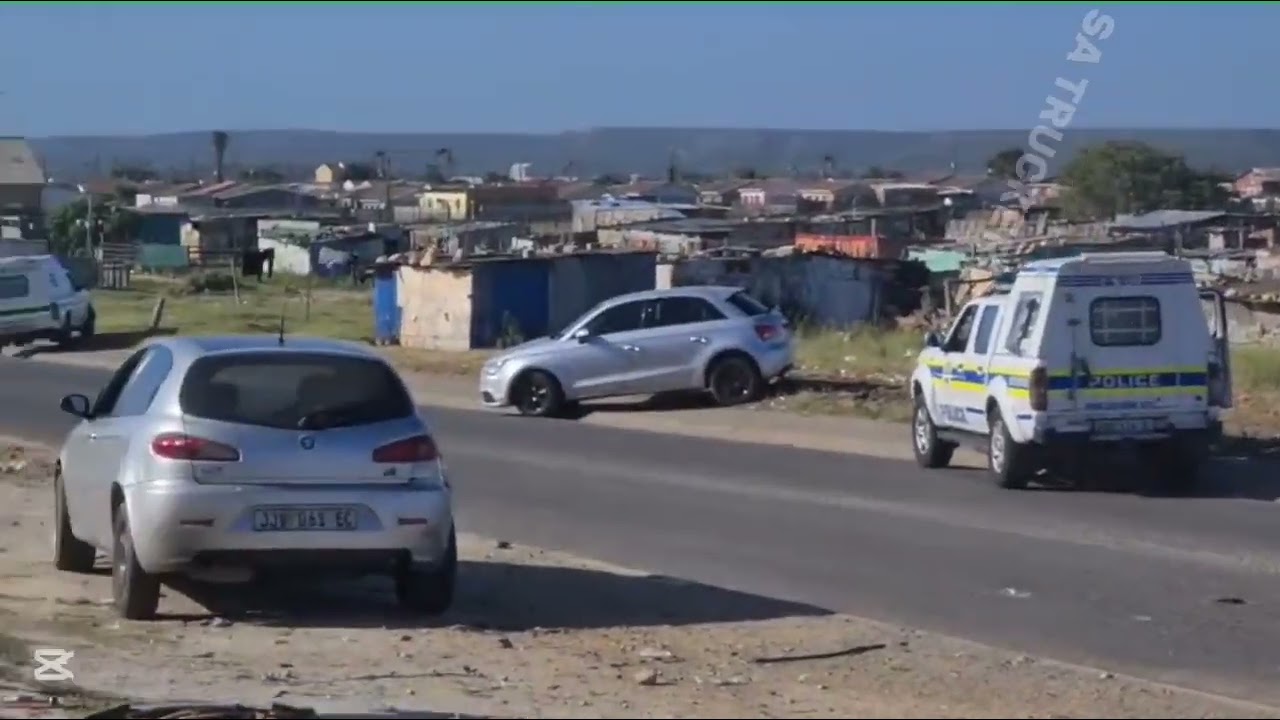 Shootout Between SAPS and Armed Suspects Caught on Viral Video