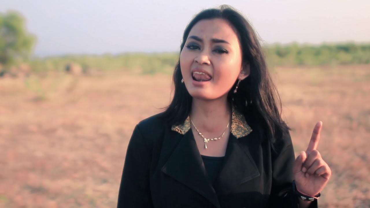Side Project 7'9 - Batik Punya Kita ( oficial_video )