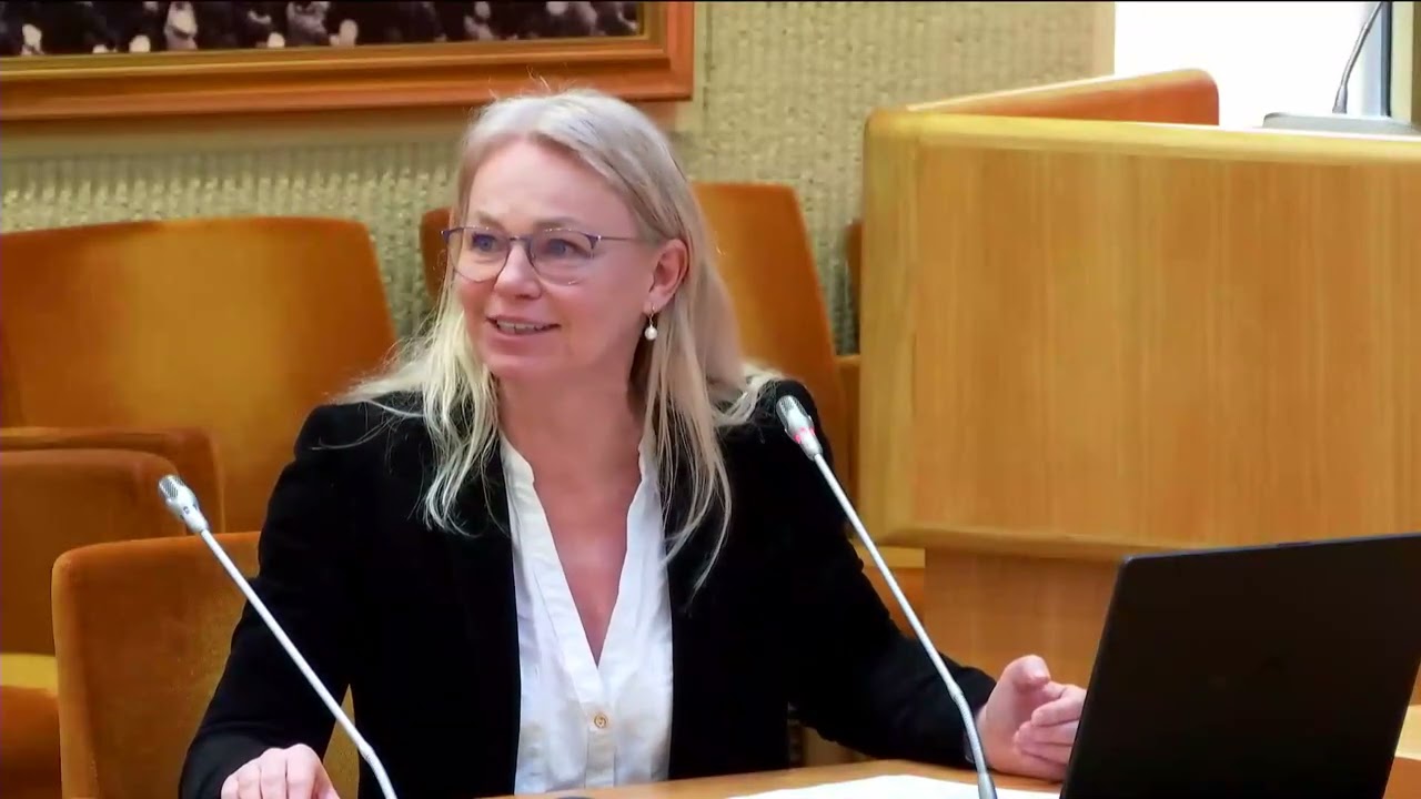 2025-03-05 Eurika Turonienė • Viešųjų moksleivių maitinimo paslaugų pirkimo konkursų problematika...