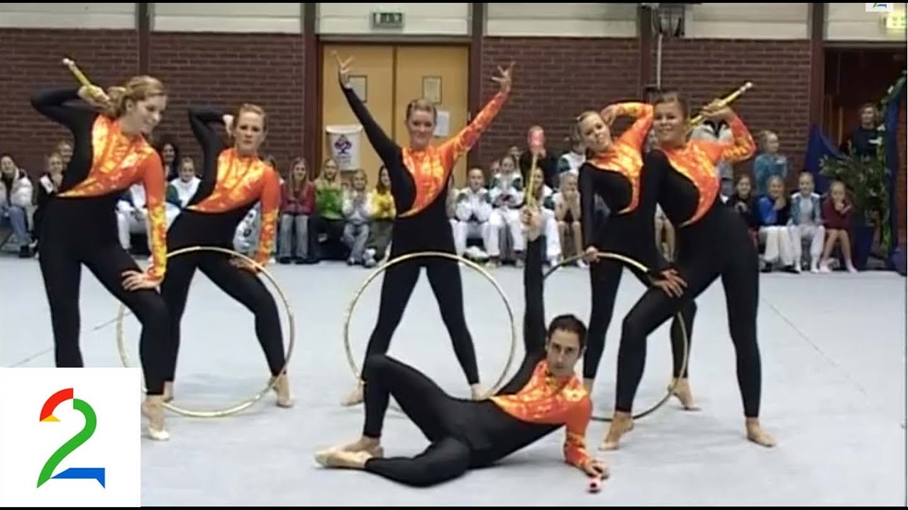 Harald deltar i en rytmisk gymnastikk konkurranse