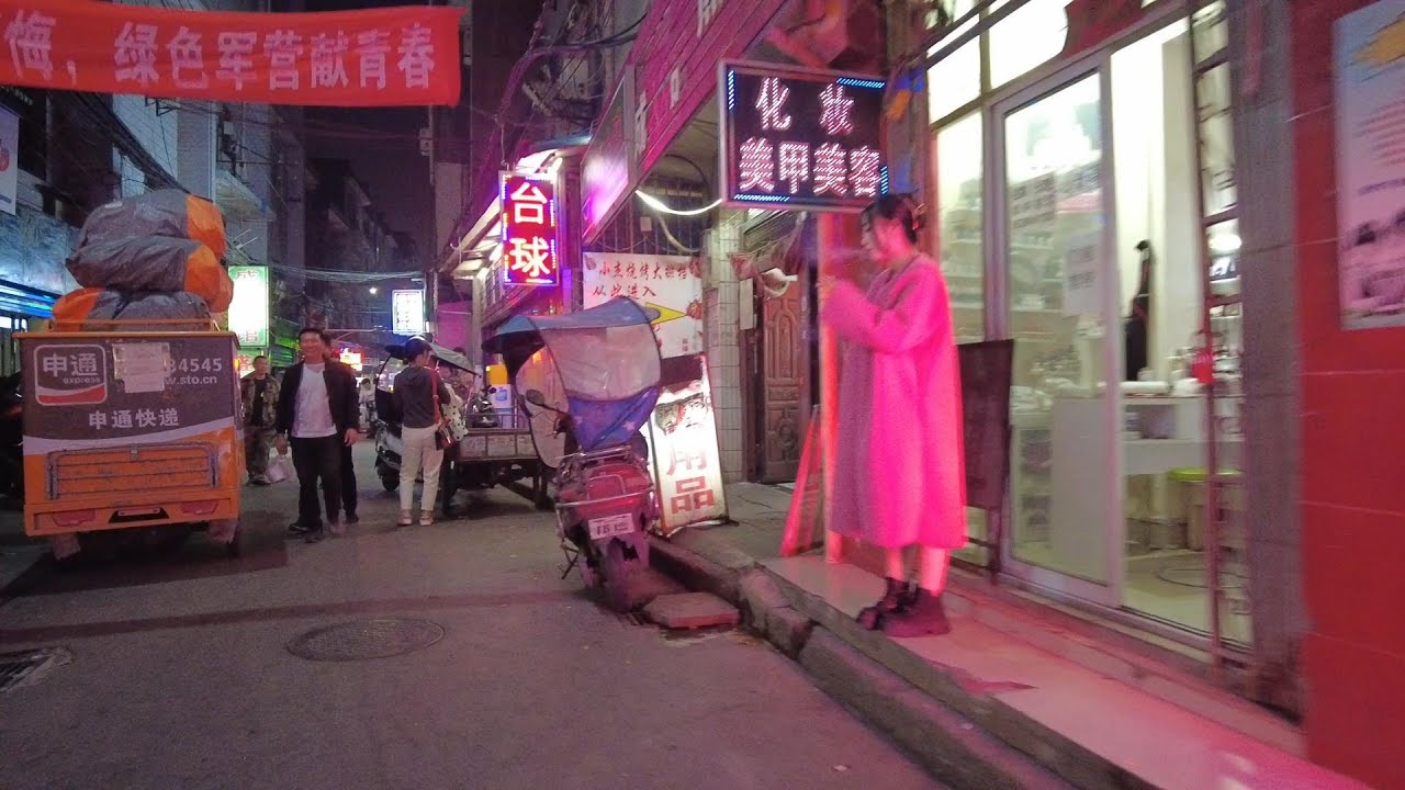 吉祥村，西安所剩不多的城中村，即可吃喝，又可玩乐，小巷充满了浓郁的人间烟火气息！