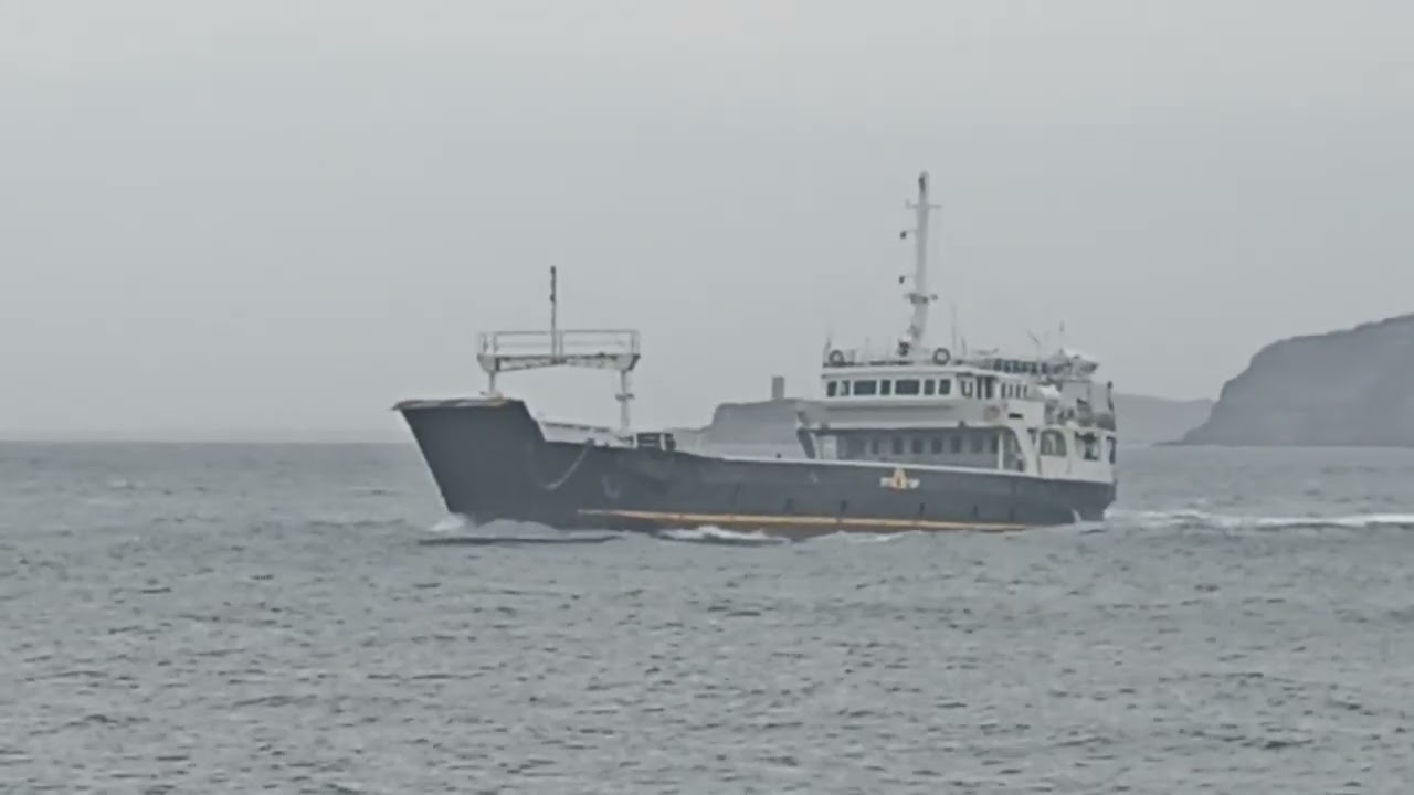 MEDMAR TOURIST FERRY BOAT TERZO // IN ARRIVO NEL PORTO DI PROCIDA CON MARE AGITATO // 09-02-2024