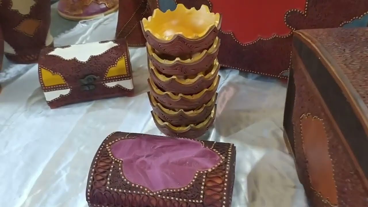 Handmade wooden dishes/ serving with beautiful wooden dishes