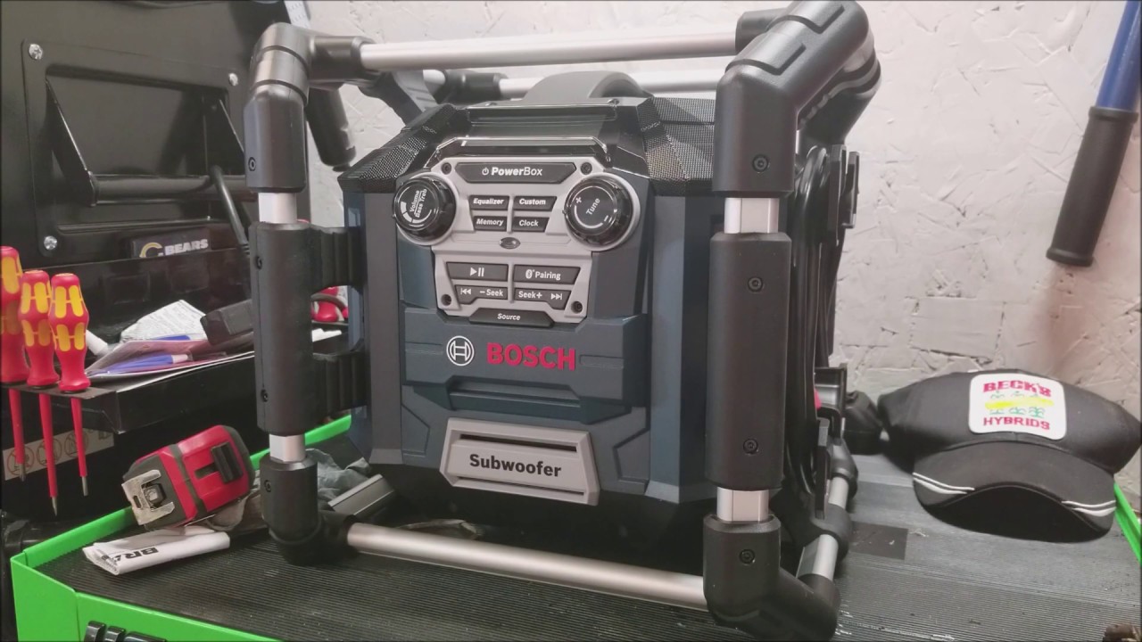 Ознакомьтесь с блоком питания Bosch Jobsite AM/FM Power Box PB360C!