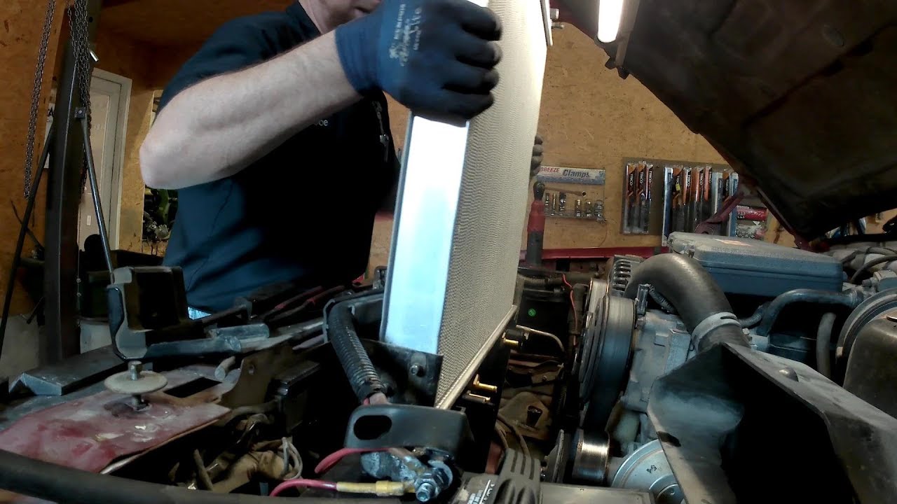 1997 Ford F-250, 7.3 Powerstroke Radiator Replacement