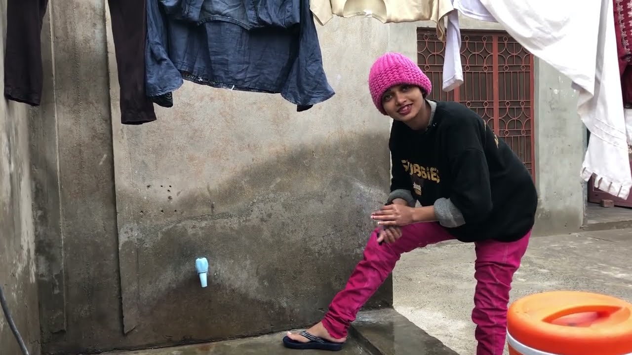 Bushra Malik Defies Freezing Cold to Wash Mountains of Laundry | Heart Touching Routine Vlog Filled 