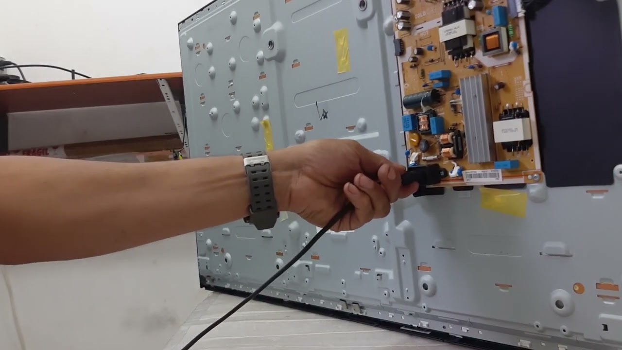 Faça Você Mesmo Luminária Com TVs Quebrada ? (BORA VER)