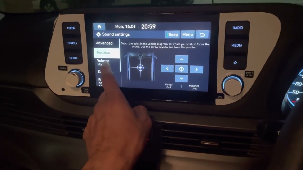i20 infotainment system display screen full detailed information