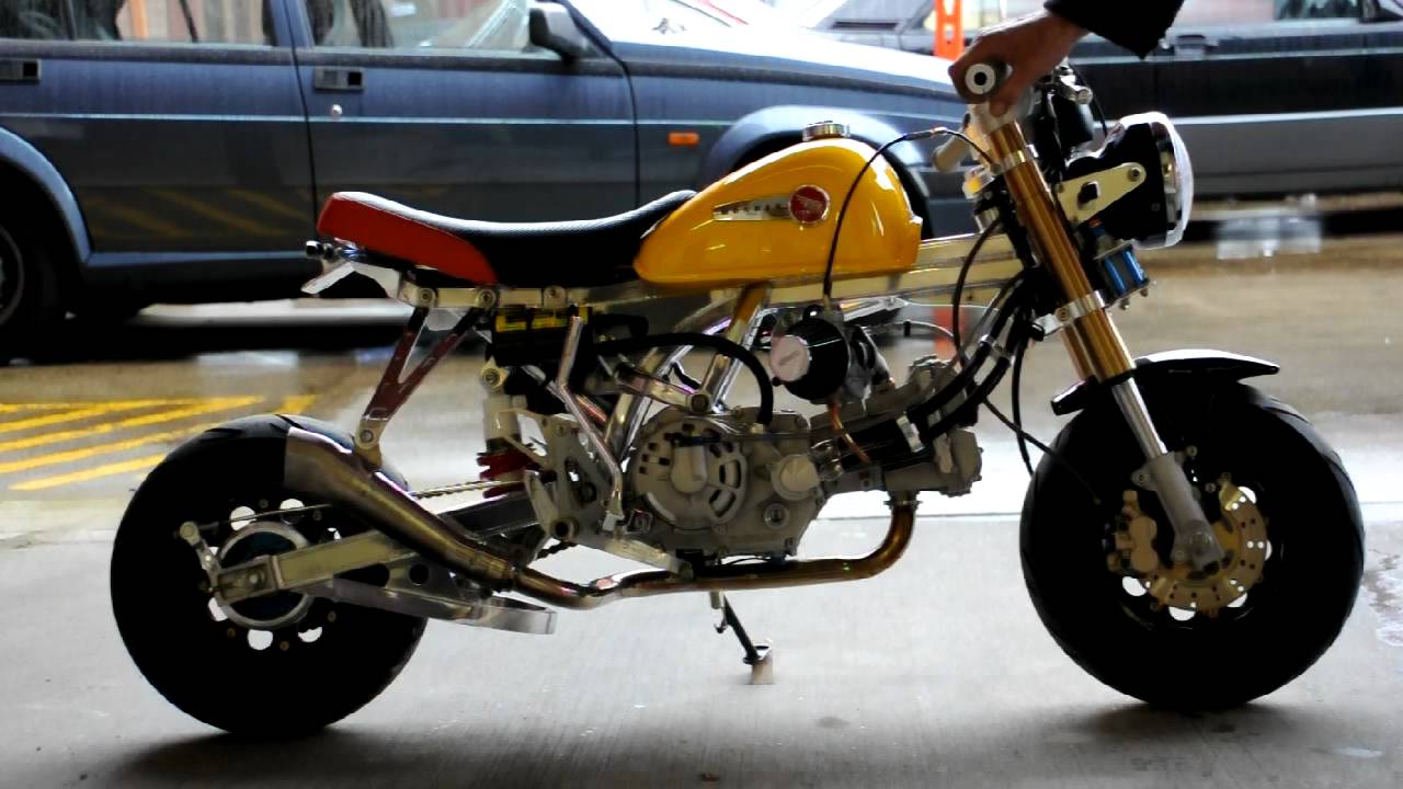 Highly Tuned Checkered Honda Takegawa 124cc DOHC Honda Monkey Bike