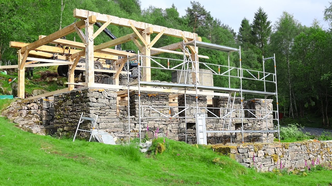 Rebuilding a 100 Year Old Barn Using Traditional Methods