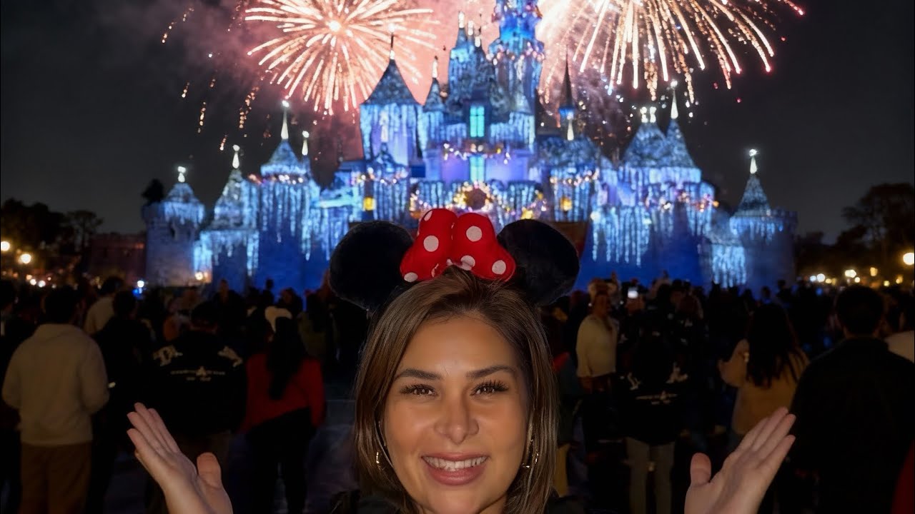 Christmas parade Disneyland