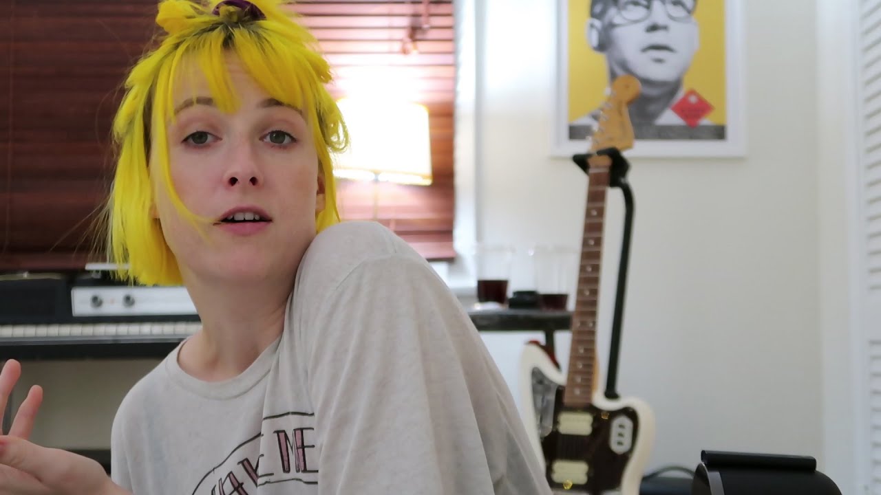 folding laundry with Tessa Violet *lonely*