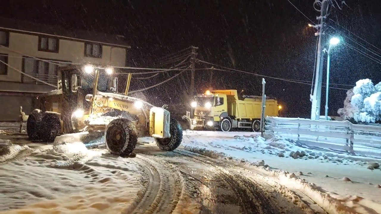 Volvo G940 Greyder ve Mercedes 3340 Axor PTO ile Karda Görevli Oldukları Güzergahta Ring Atıyoruz