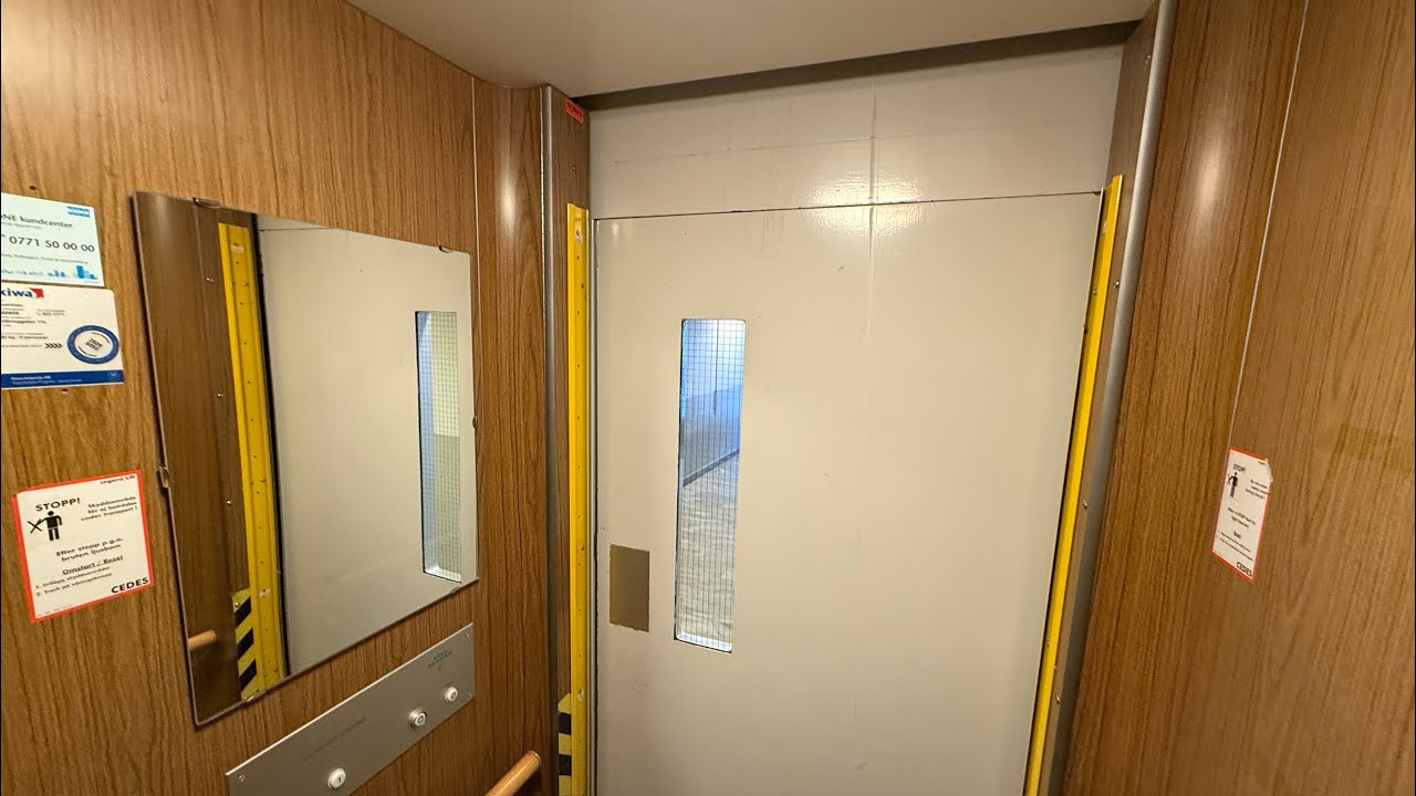 STILL ORIGINAL!!! 1969 ASEA Graham Hydraulic Elevator @ Drottninggatan 11A, Sala, Sweden.