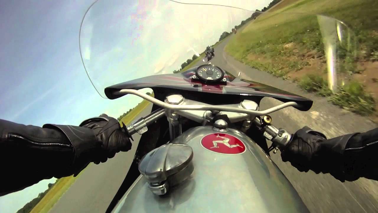 Norton Manx, Seeley, Triton , Domiracer - Ton Up 2011 -