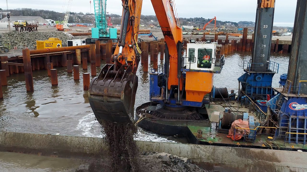 Demag Dredging Excavator Working
