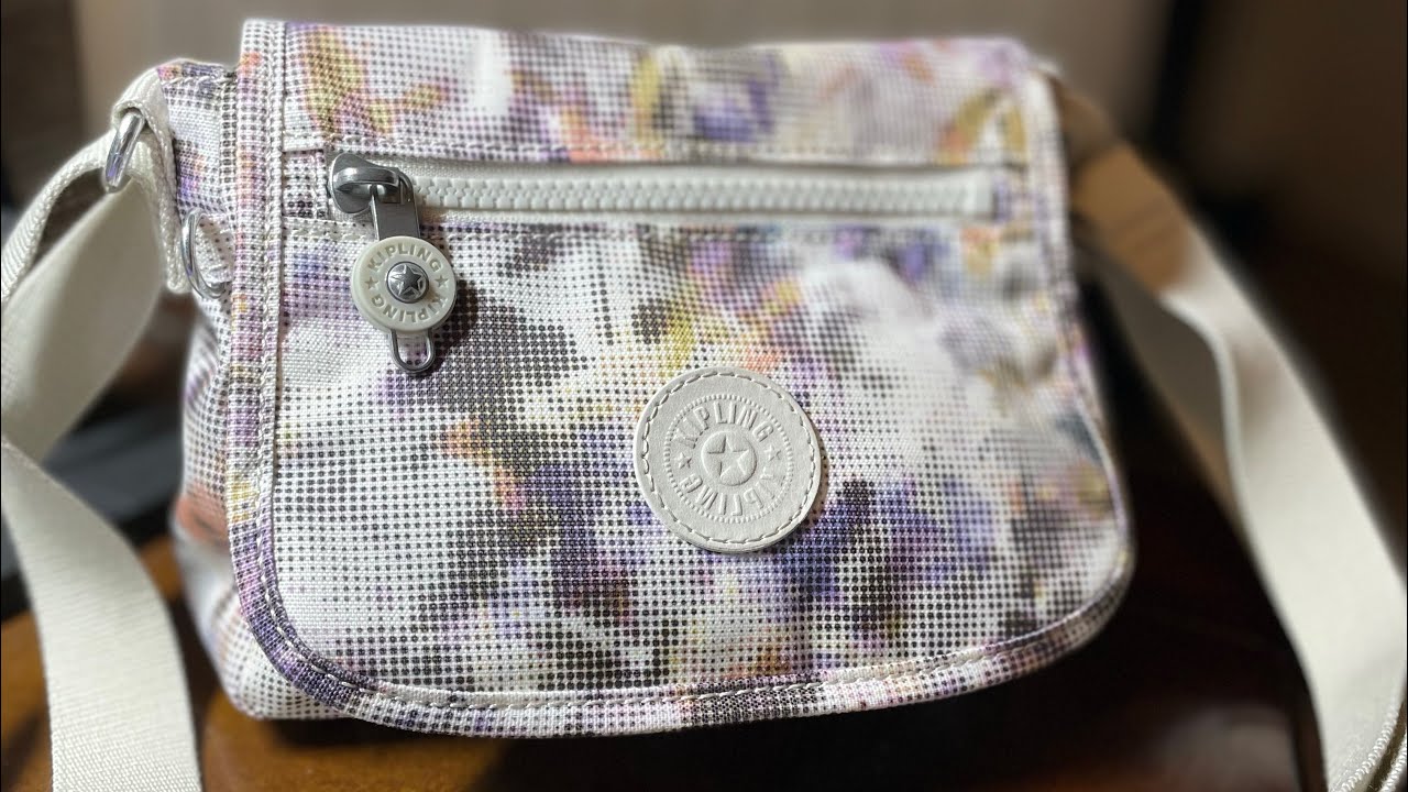Kipling Sabian crossbody mini bag - Vera Bradley Small Backpack Imperial Hearts - What’s in my Bag?