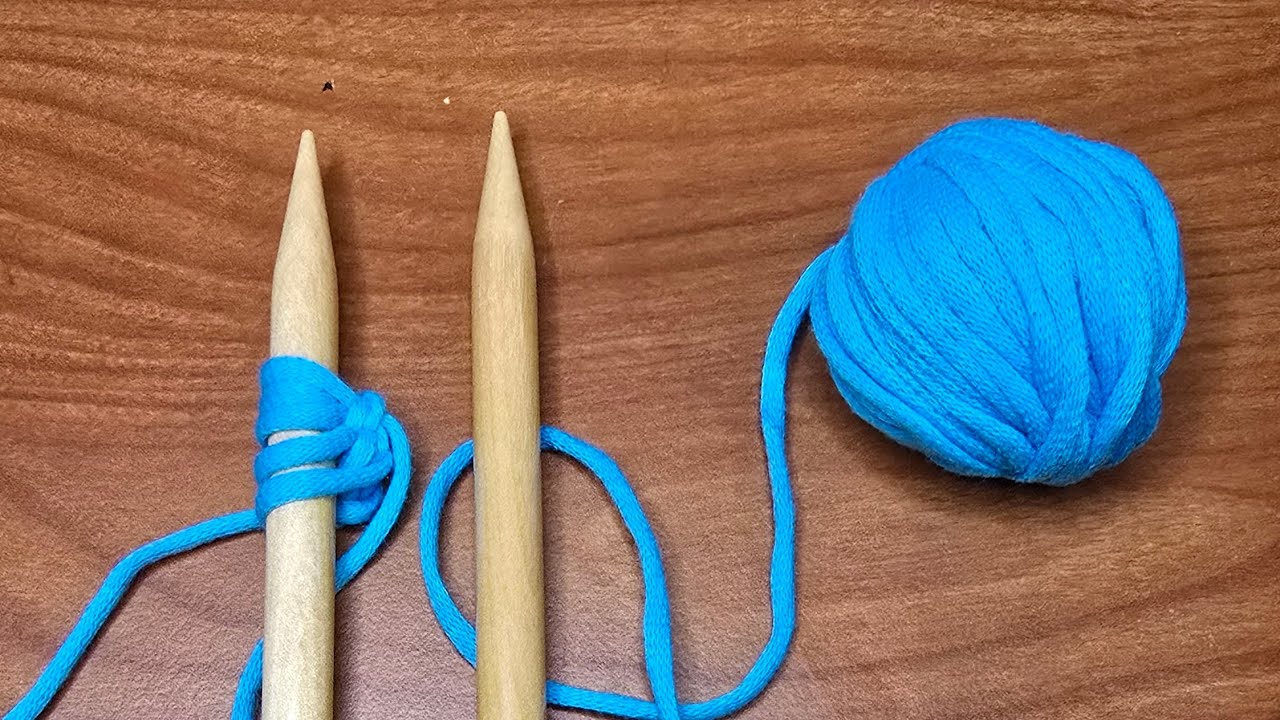 Silly Yarny Sisters Socktacular Saturday Bonus Video -- the cast on