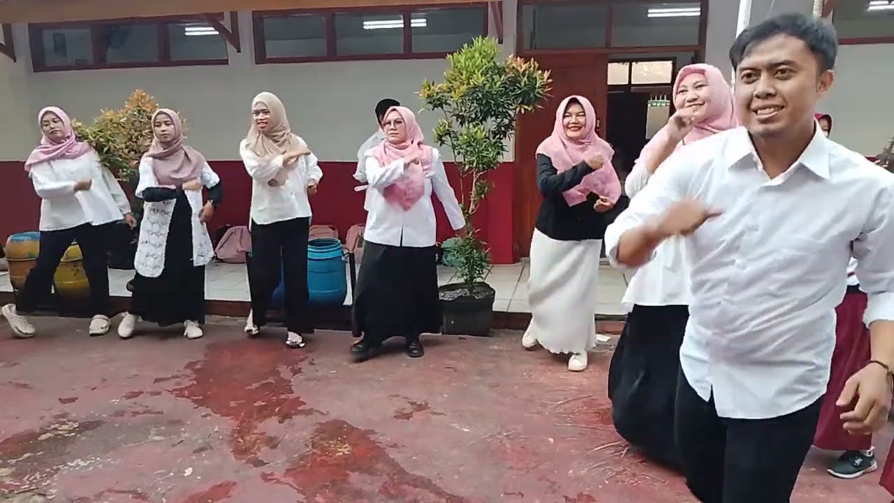 Senam Asyik - Guru SDN 259 Griya Bumi Antapani Bandung