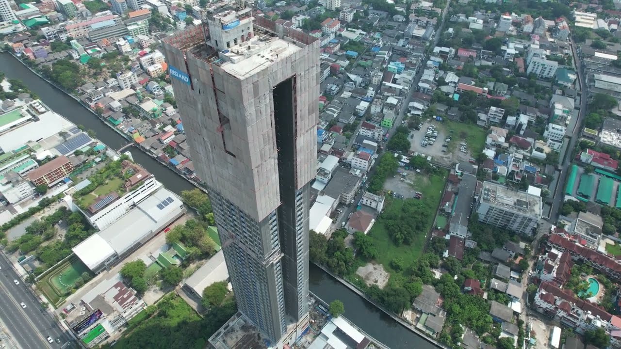 Cloud Thonglor-Phetchaburi  +202.20 m