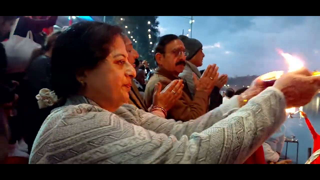 Rishikesh Ganga Aarti Vlog | Behen ke saath divine moments 🙏