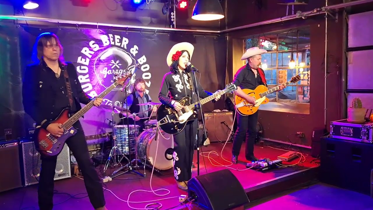 Jenny Don't & The Spurs - Unlucky Love
