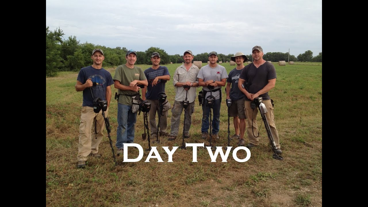 Day 2 Metal Detecting Missouri Ghost Town with Diggers' KG & Ringy - Best Metal Detectors