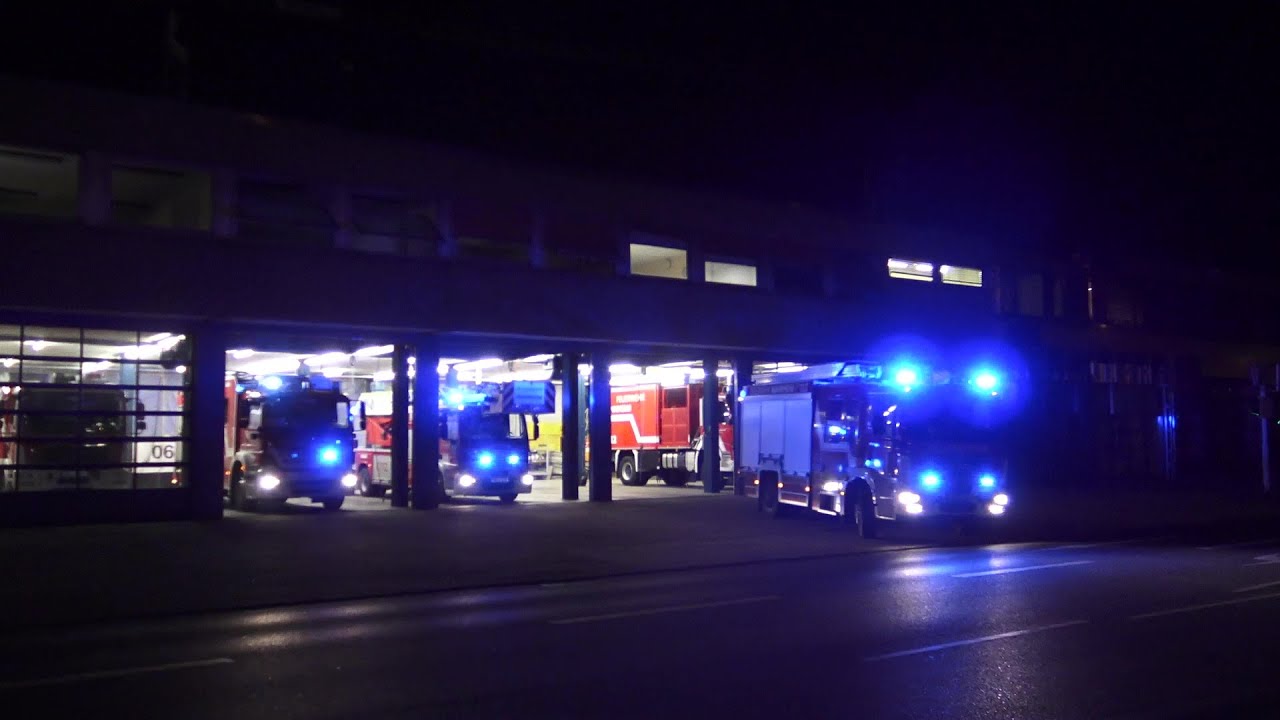 L&ouml;schzug BF Mannheim FW Nord mit Dauerhorn mit Alarmdurchsage + Alarmgong + Alarmlampe