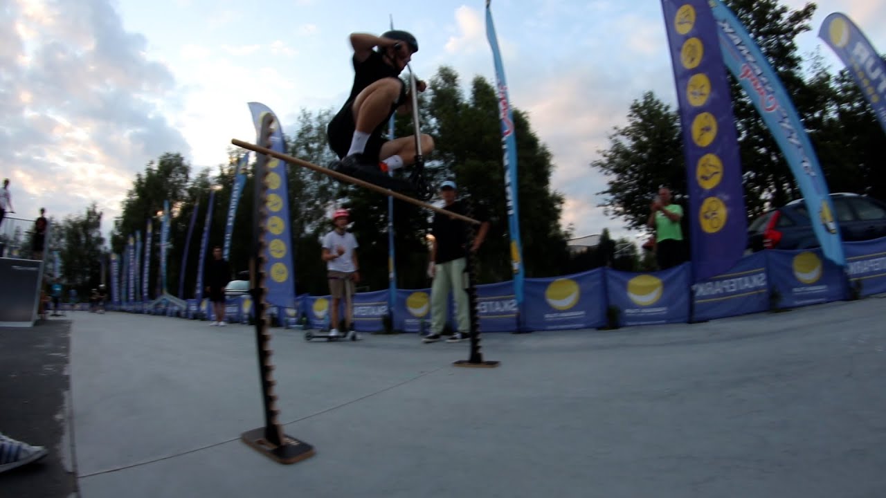 Nowy rekord skoczni 102 metry!