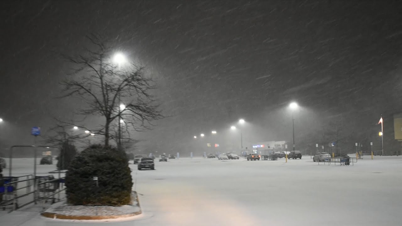 Heavy Snow, Strong Winds, Near Whiteout Conditions - West Bend, WI - 2/10/22