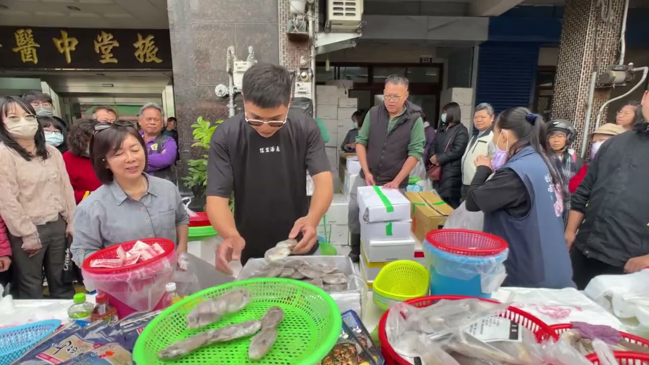 小帥弟真的很懶得賣啊 