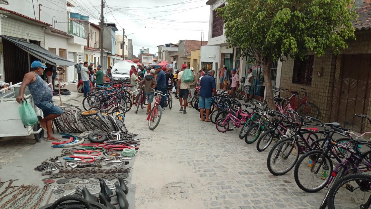 NA FEIRA DO ROLO EM LAJEDO-PE VARIEDADES DE PEÇAS OBJETOS RELÍQUIAS BICICLETA FARRAGEIRA 12-02-2026