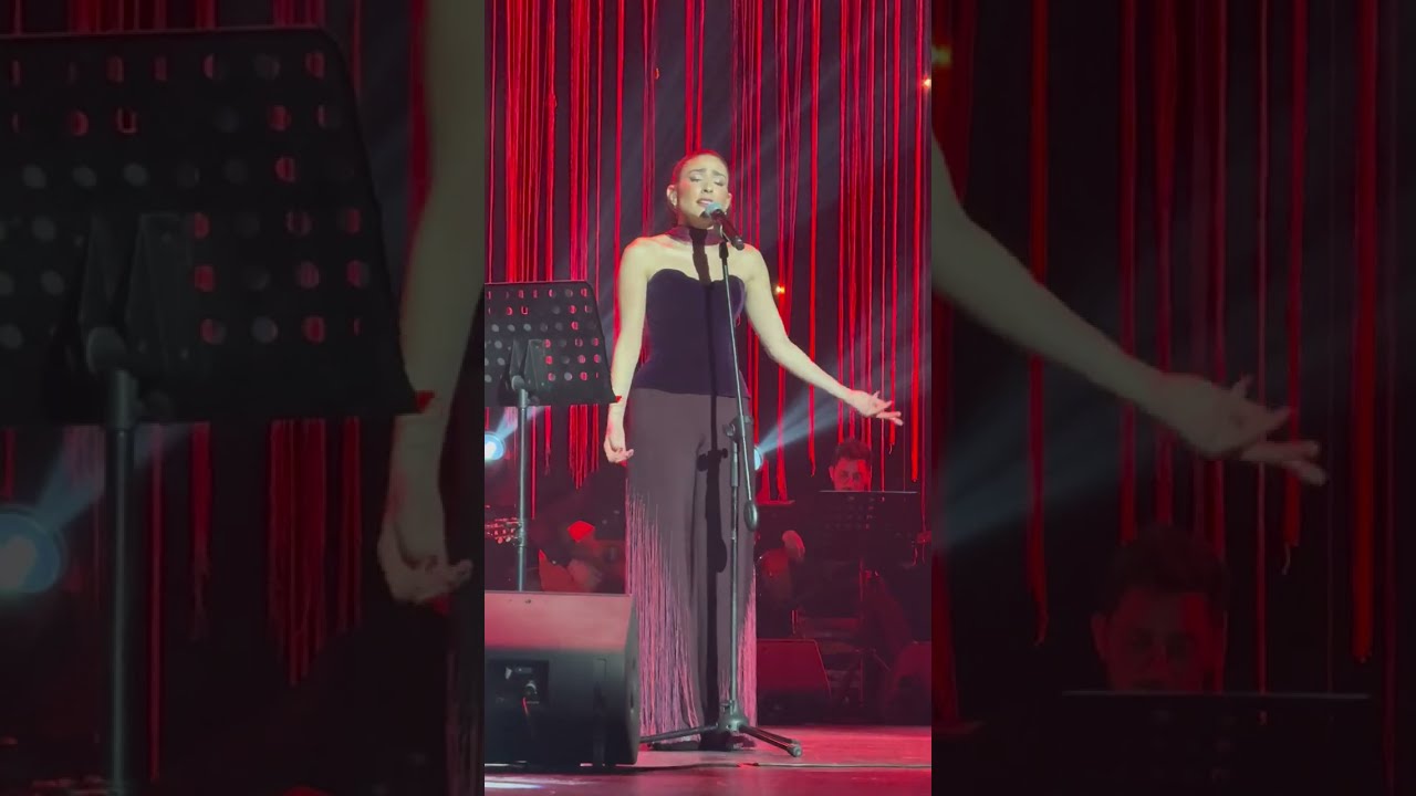 Marilyne Naaman - Watani Biyaarefni (Cover) (Live at Casino Du Liban) | ماريلين نعمان - وطني بيعرفني