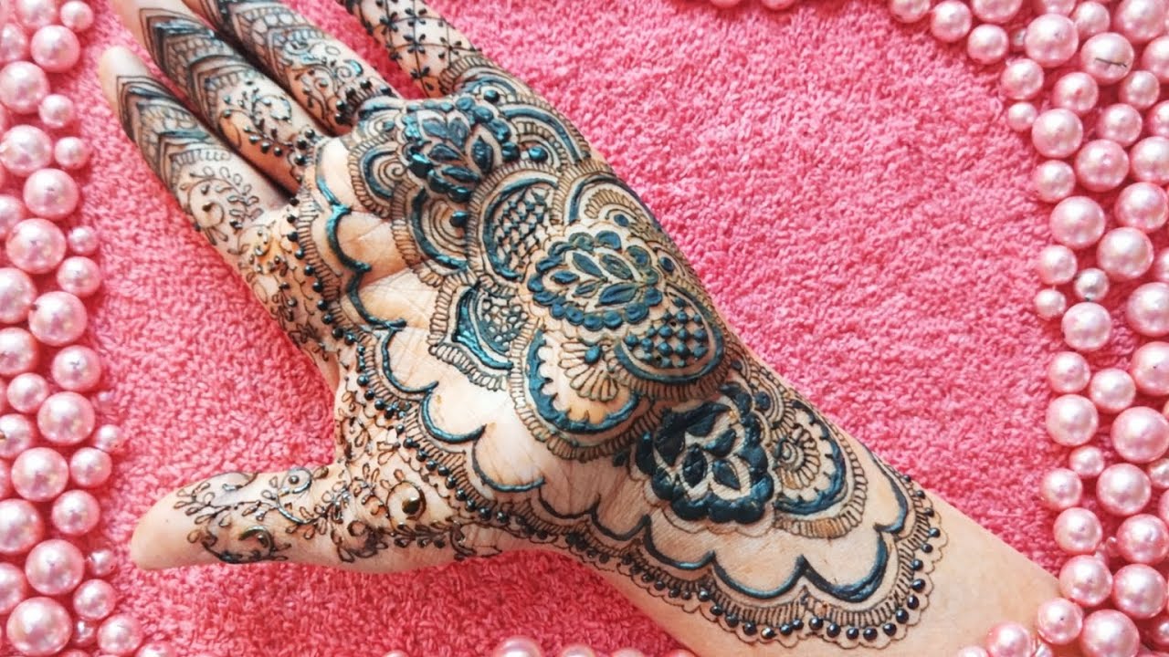 Haathon ki mehndi ne ye raaz bataya,Jitna gehra rang, utna pyaar nibhaya 💕 simple henna design 