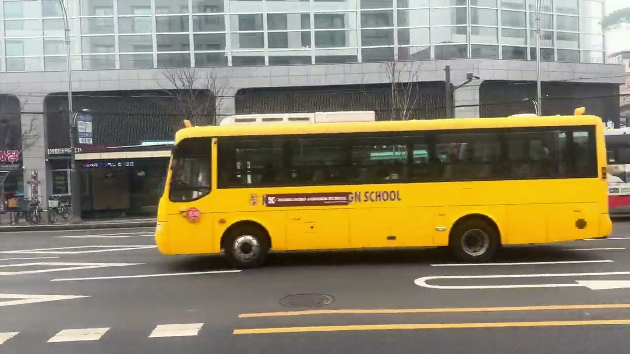 경기도 성남시 구미동 422번 공기수송버스 잠실역 롯데월드몰 정류장 에서 아차산역 2번출구 정류장 까지 주행 영상 버스번호1090호 동성교통