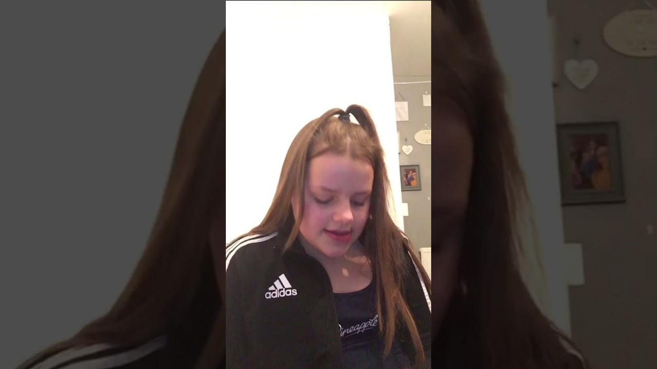 What’s in my school bag 2022 *uk* year 7