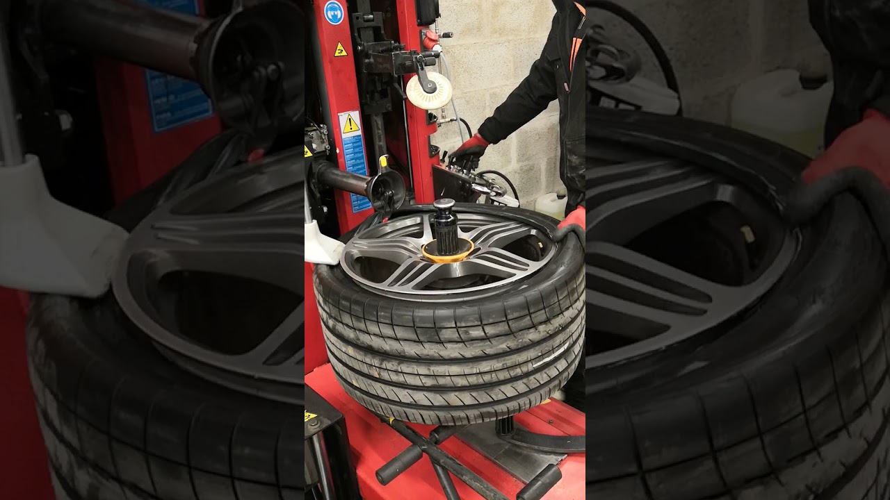 JANT'WEST : Montage pneu Porsche 991 TURBO type 997 CORGHI MASTER26