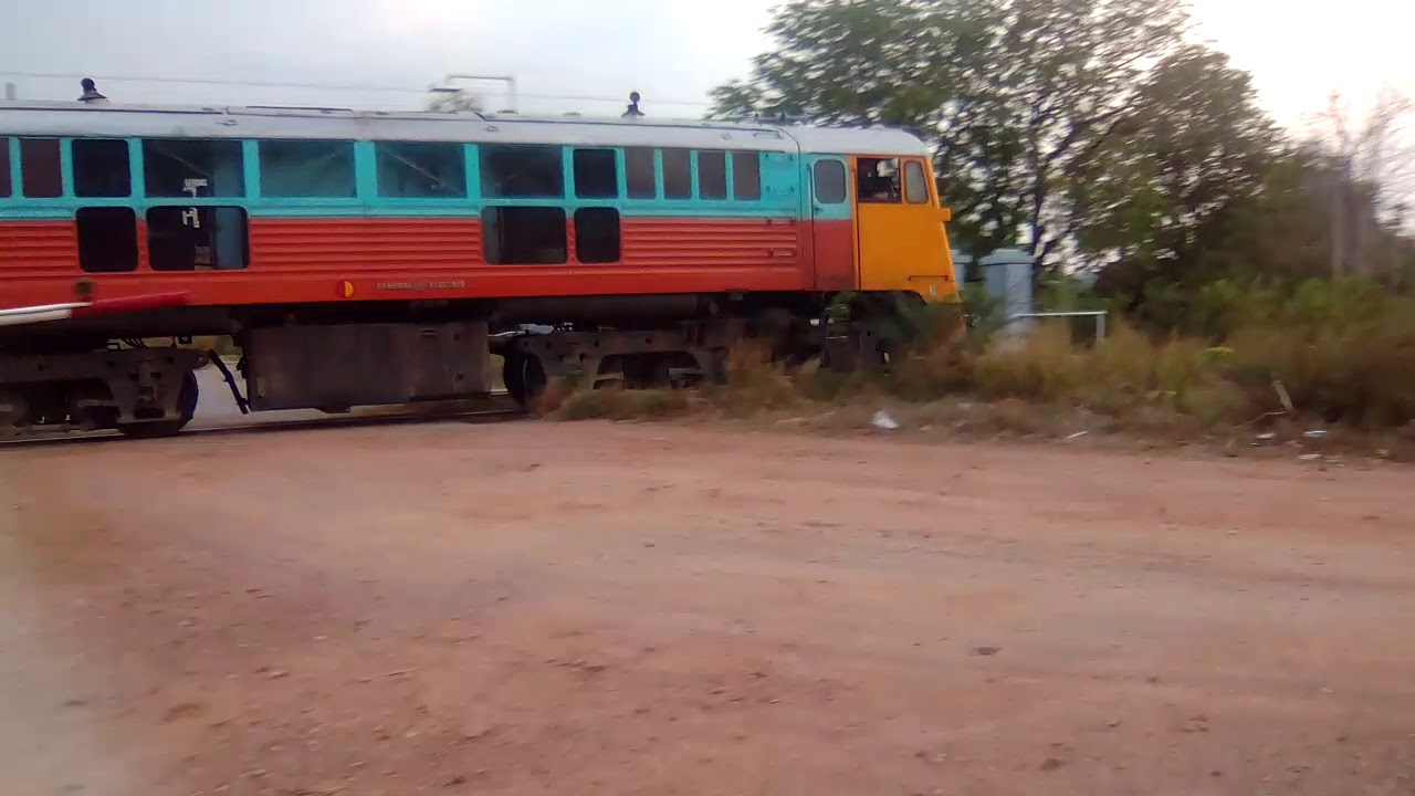 น้องแทน | ผู้ครั้งใคร้ไม้กั้นรถไฟอย่างมาก
