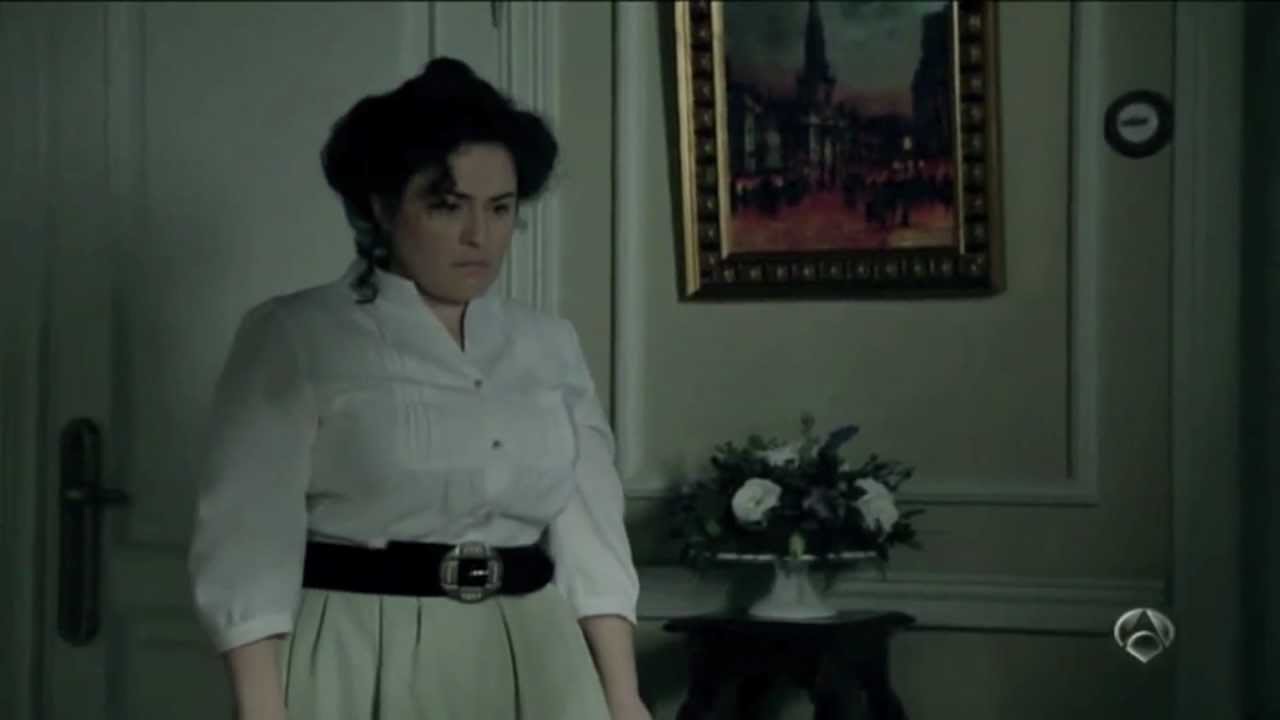 Inma Cuevas Gran Hotel 3/4