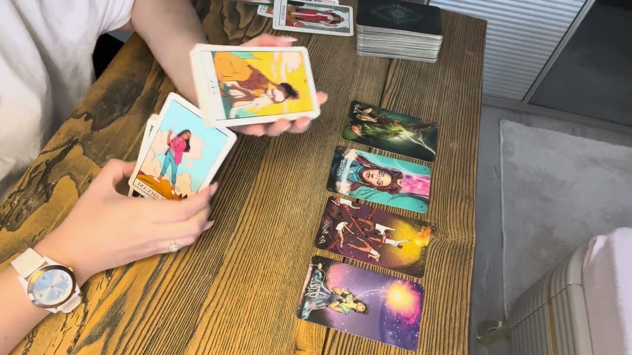 AKLINDAKİ KİŞİ TAROT | NEYDEN KORKUYOR? DUYGULARI HALA VAR MI?