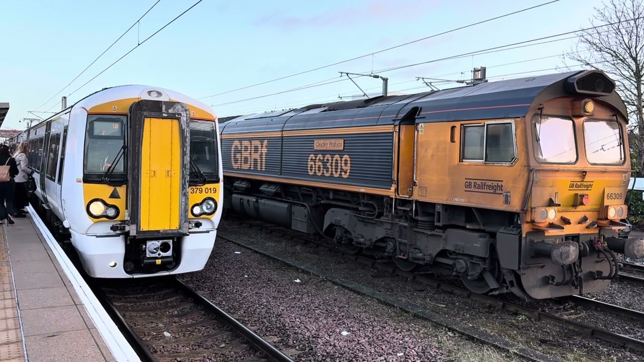 Грузовые локомотивы: GBRf 66309 «Чарли Уоллес» и 66712!