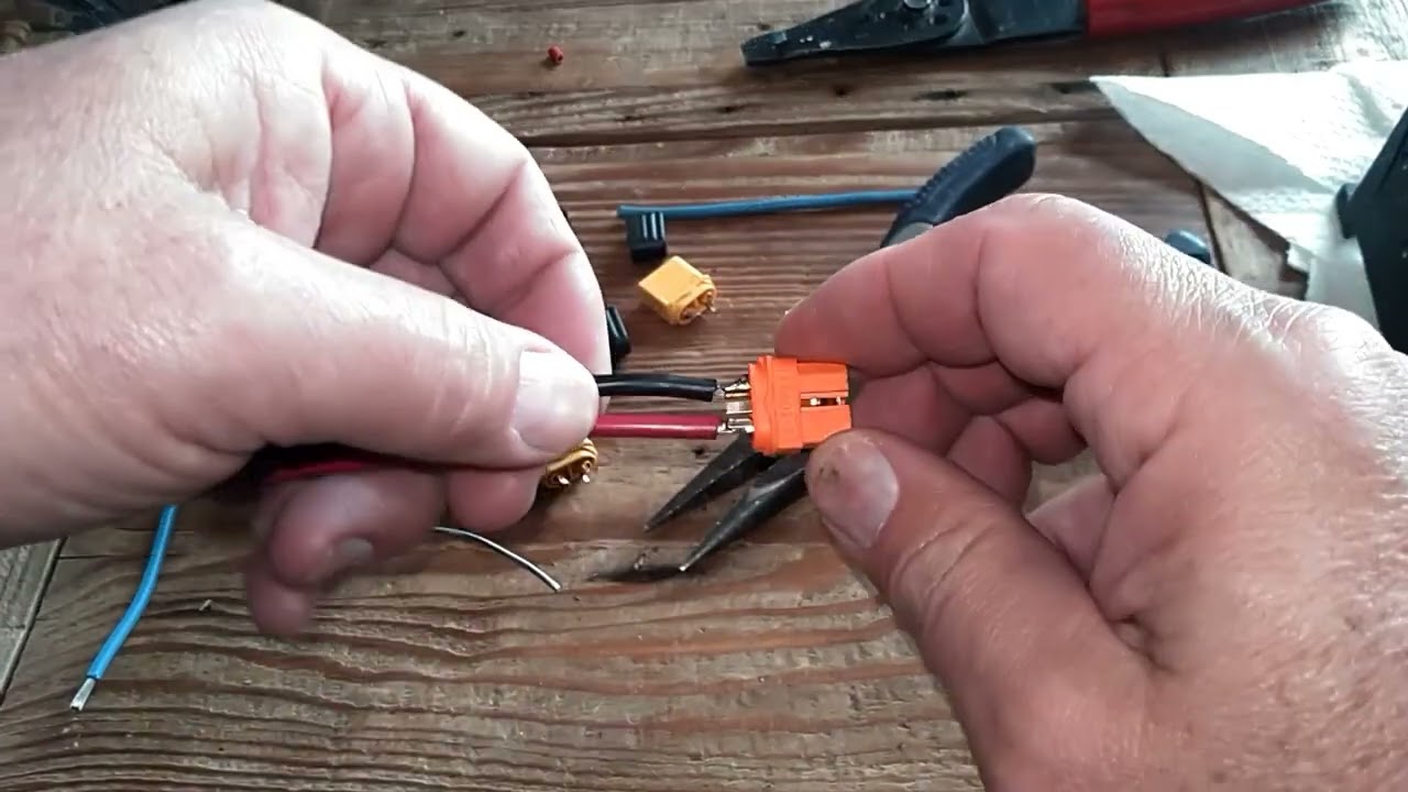 Power Station Y Connector Assembly, Expanding the Capacity of a Power Station Using LFP Batteries