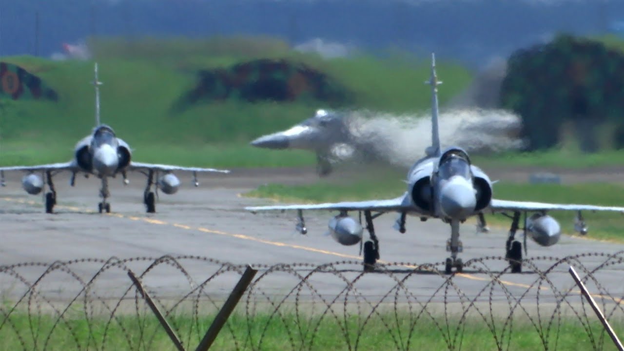 China is attempting to recruit Australian and UK military pilots
