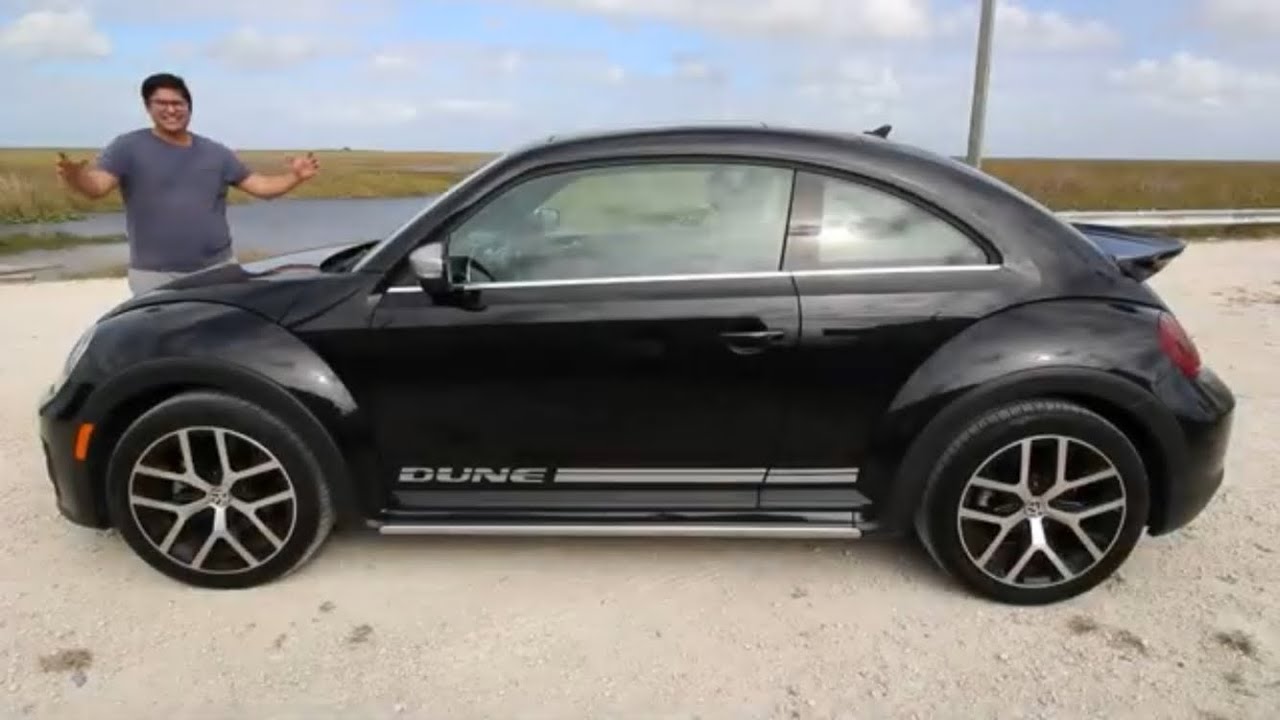 El 2018 VOLKSWAGEN BEETLE DUNE TURBO (Un ícono de este modelo) Revision review prueba en español