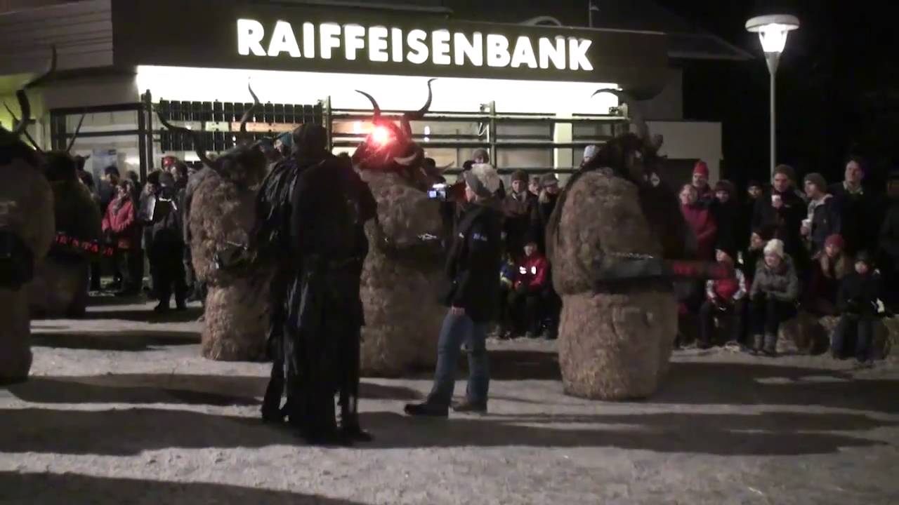 Perchtenumzug Angerberg 2010.mp4