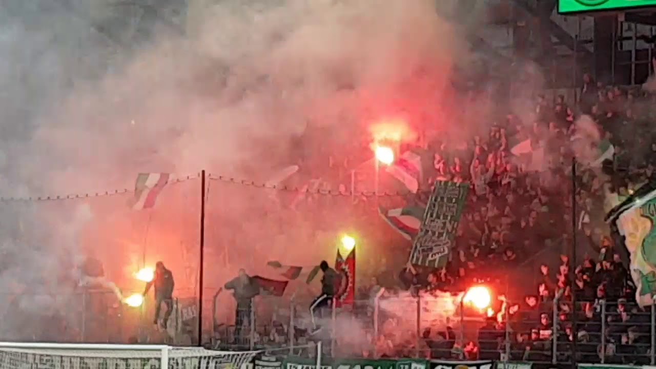 02.12.2018 FC Wacker Innsbruck - Rapid Wien 0:1, Choreo, Pyro, Pyrotechnik